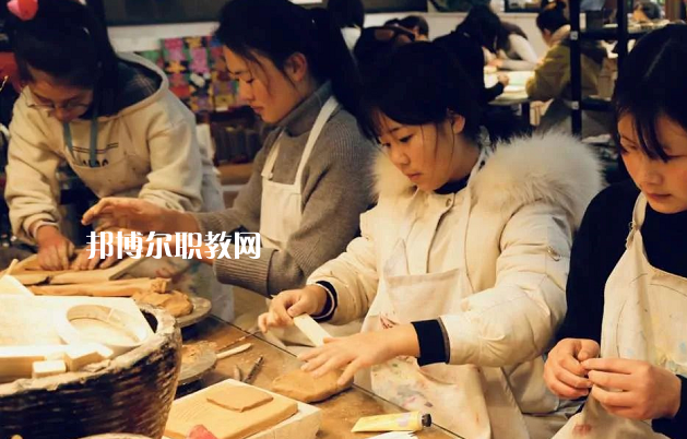 阜陽科學(xué)技術(shù)學(xué)校2022年學(xué)費(fèi)、收費(fèi)多少