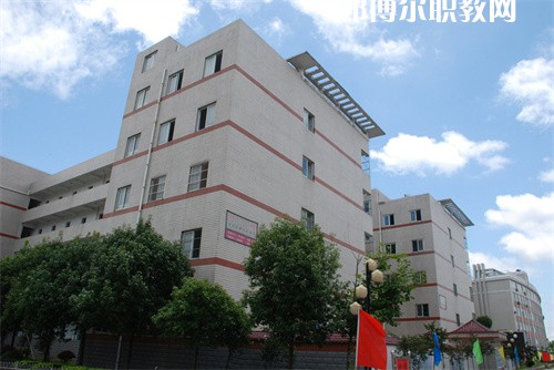 太湖職業(yè)技術(shù)學(xué)校2022年報名條件、招生要求、招生對象