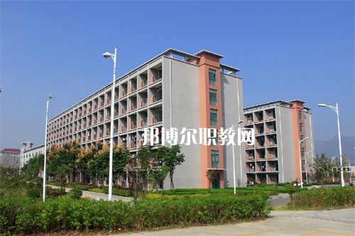 昆明晉寧區(qū)職業(yè)高級(jí)中學(xué)2022年學(xué)費(fèi)、收費(fèi)多少