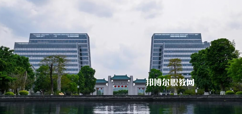 廣東華夏技工學(xué)校2022年報名條件、招生要求、招生對象