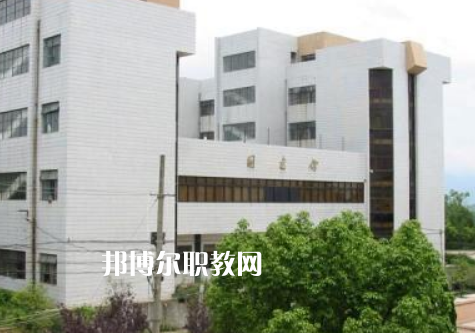 紅河州衛(wèi)生學(xué)校2022年報名條件、招生要求、招生對象