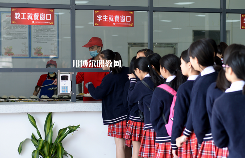 珠海工貿(mào)技工學(xué)校2022年報名條件、招生要求、招生對象 