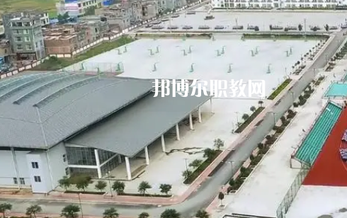 紫云苗族布依族自治民族職業(yè)技術(shù)中學(xué)2022年報(bào)名條件、招生要求、招生對(duì)象