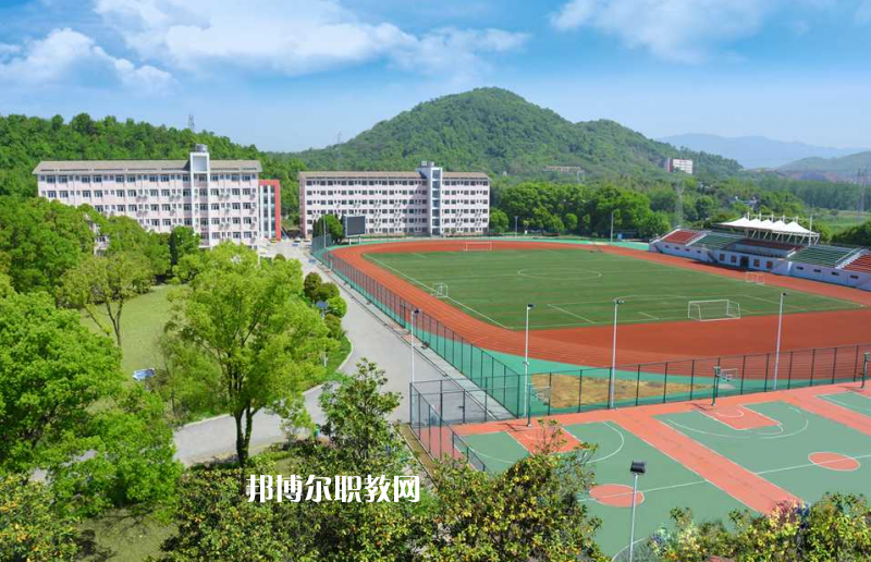 云南工藝美術(shù)學(xué)校2022年學(xué)費(fèi)、收費(fèi)多少