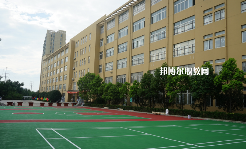 云南廣播電視學(xué)校2022年學(xué)費(fèi)、收費(fèi)多少