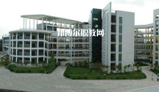 成都中醫(yī)藥大學(xué)附屬學(xué)校龍泉校區(qū)怎么樣、好不好