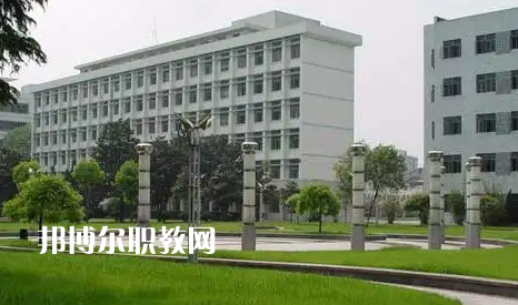 湖北旅游學(xué)校2022年報名條件、招生要求、招生對象