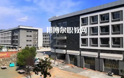 鄖西職業(yè)技術(shù)學校2022年報名條件、招生要求、招生對象