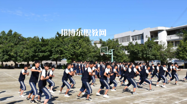 云南2023年男生上什么中專(zhuān)學(xué)校比較好