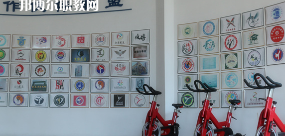 德陽弘正科技職業(yè)學(xué)校2023年報名條件、招生要求、招生對象