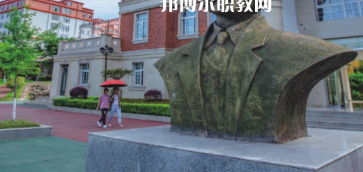 綿陽交通高級(jí)技工學(xué)校地址在哪里，哪個(gè)地區(qū)，哪個(gè)城市?