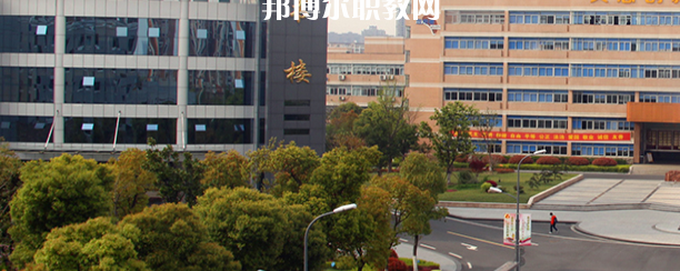 江蘇聯(lián)合職業(yè)技術(shù)學(xué)院無錫機(jī)電分院地址在哪里，哪個(gè)地區(qū)，哪個(gè)城市?