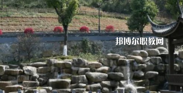 杭州市富陽區(qū)職業(yè)高級中學(xué)地址在哪里，哪個地區(qū)，哪個城市?