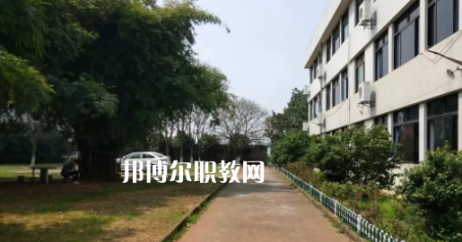 2023蘭溪市第六中學(xué)多少錢(qián) 蘭溪市第六中學(xué)各專(zhuān)業(yè)學(xué)費(fèi)收費(fèi)標(biāo)準(zhǔn)