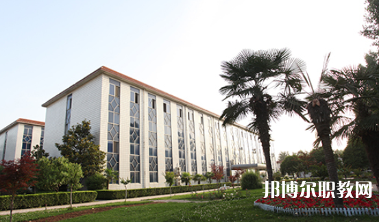 2023西安齊力鐵路技工學(xué)校招生計(jì)劃 招生人數(shù)是多少(附要求、條件、對(duì)象)