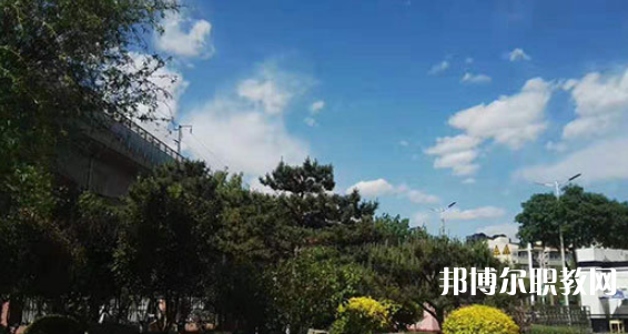 唐山市豐南區(qū)中等專業(yè)學校地址，乘車路線