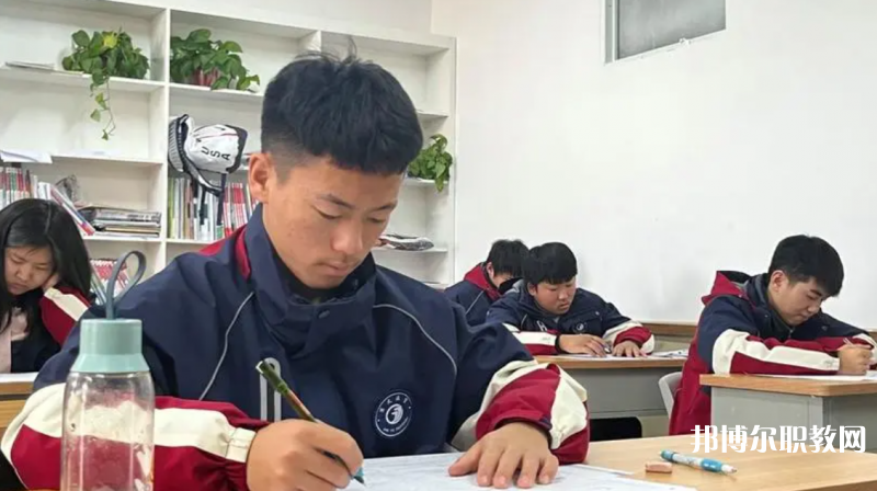 2023鄭州創(chuàng)新科技中等專(zhuān)業(yè)學(xué)校招生計(jì)劃 招生人數(shù)是多少(附要求、條件、對(duì)象)