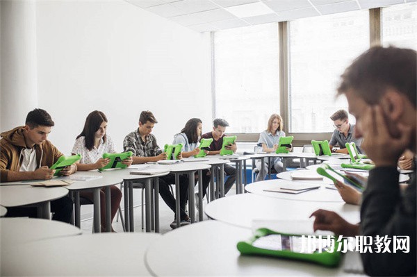 景德鎮(zhèn)傳統(tǒng)文化職業(yè)學(xué)校2023年招生錄取分?jǐn)?shù)線(xiàn)(2024參考)