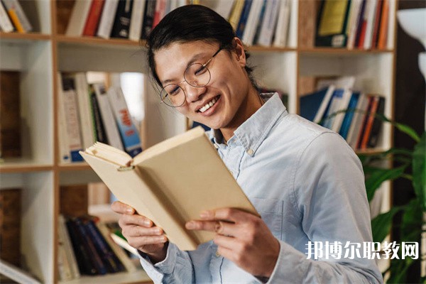 廣西哪里的職教中心能讀學(xué)前教育(幼兒教師、育嬰師方向)專業(yè)