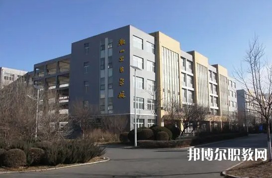 2024鞍山衛(wèi)生學(xué)校招生計劃 招生人數(shù)是多少(附要求、條件、對象)