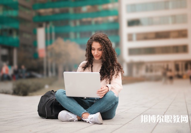 廣西哪里的中職學(xué)校能讀計算機(jī)計應(yīng)用專業(yè)