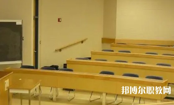 成都2025年鐵路學(xué)校多少錢(qián)